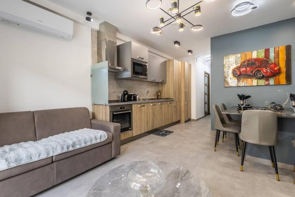 Nocturnal Elegance Apartment By Solea 斯利马 外观 照片